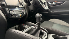 Nissan Qashqai 1.3 DiG-T N-Connecta 5dr [Glass Roof Pack] Petrol Hatchback